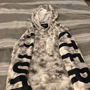 Hollister XS Men’s Hoodie-White with Gray Tie-Dye.  Excellent used condition